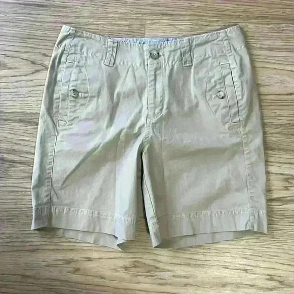 Eddie Bauer American Fit Khaki Short Size 10   - Picture 2 of 7